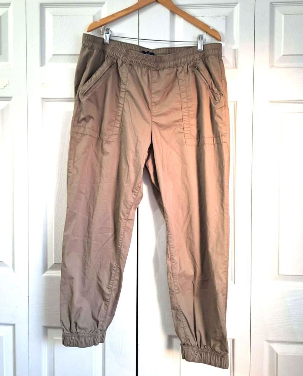Gap Cast Cuff Twill Jogger Pants Sz XL Khaki Tan Elastic Ankle Waist Zip Pockets